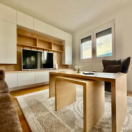 Jedra I Near Center & Station *