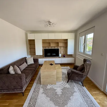 Jedra I Near Center & Station *