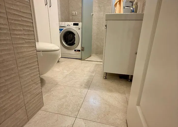 Jedra I Near Center & Station شقة *