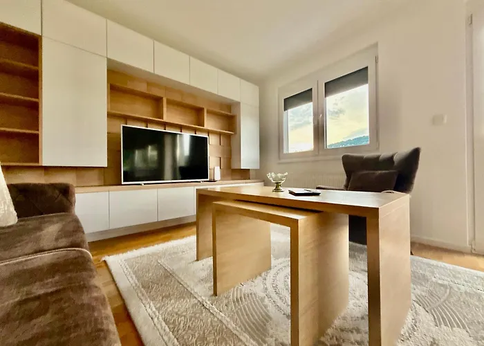 Jedra I Near Center & Station *