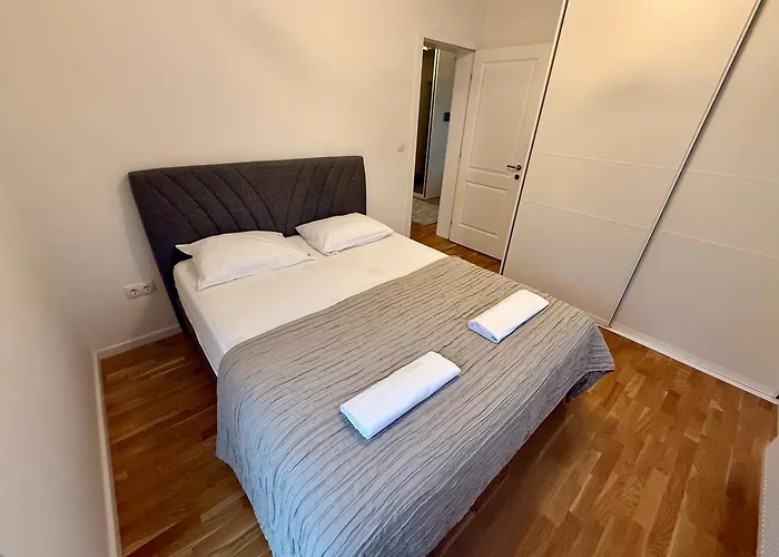 Jedra I Near Center & Station سراييفو